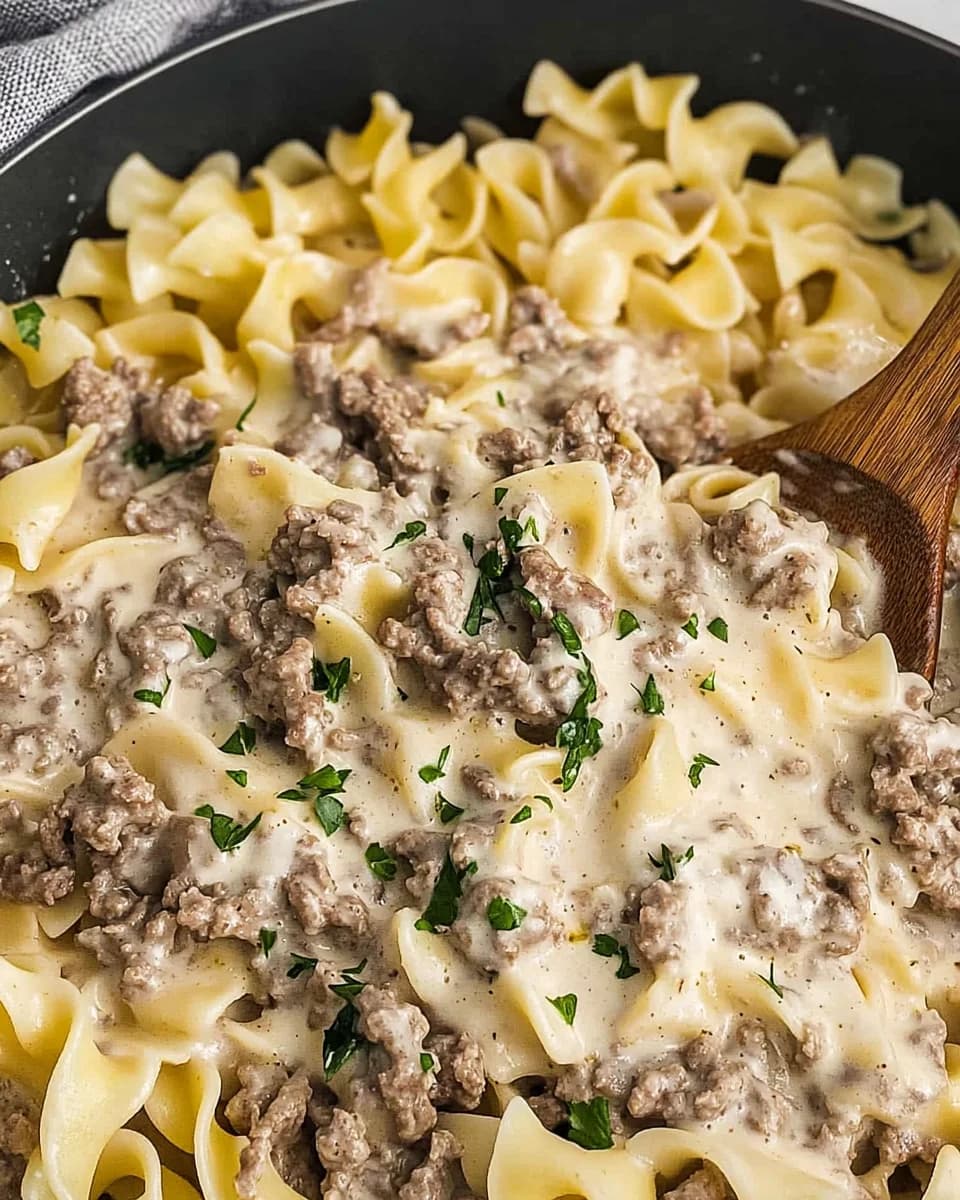 30-Minute Ground Beef Stroganoff: Easy Family Dinner